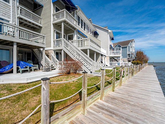 4th image of 8047 Windward Key Dr