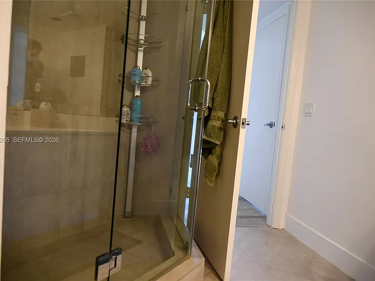 1000 E Island Blvd #303 — Photo 13