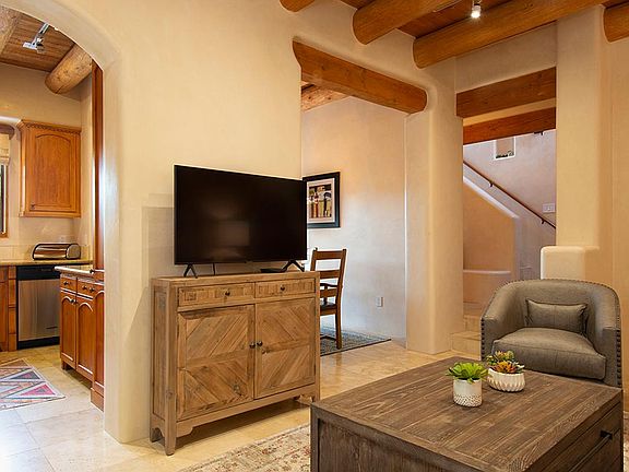 4th image of 609 Pinon Dr APT C