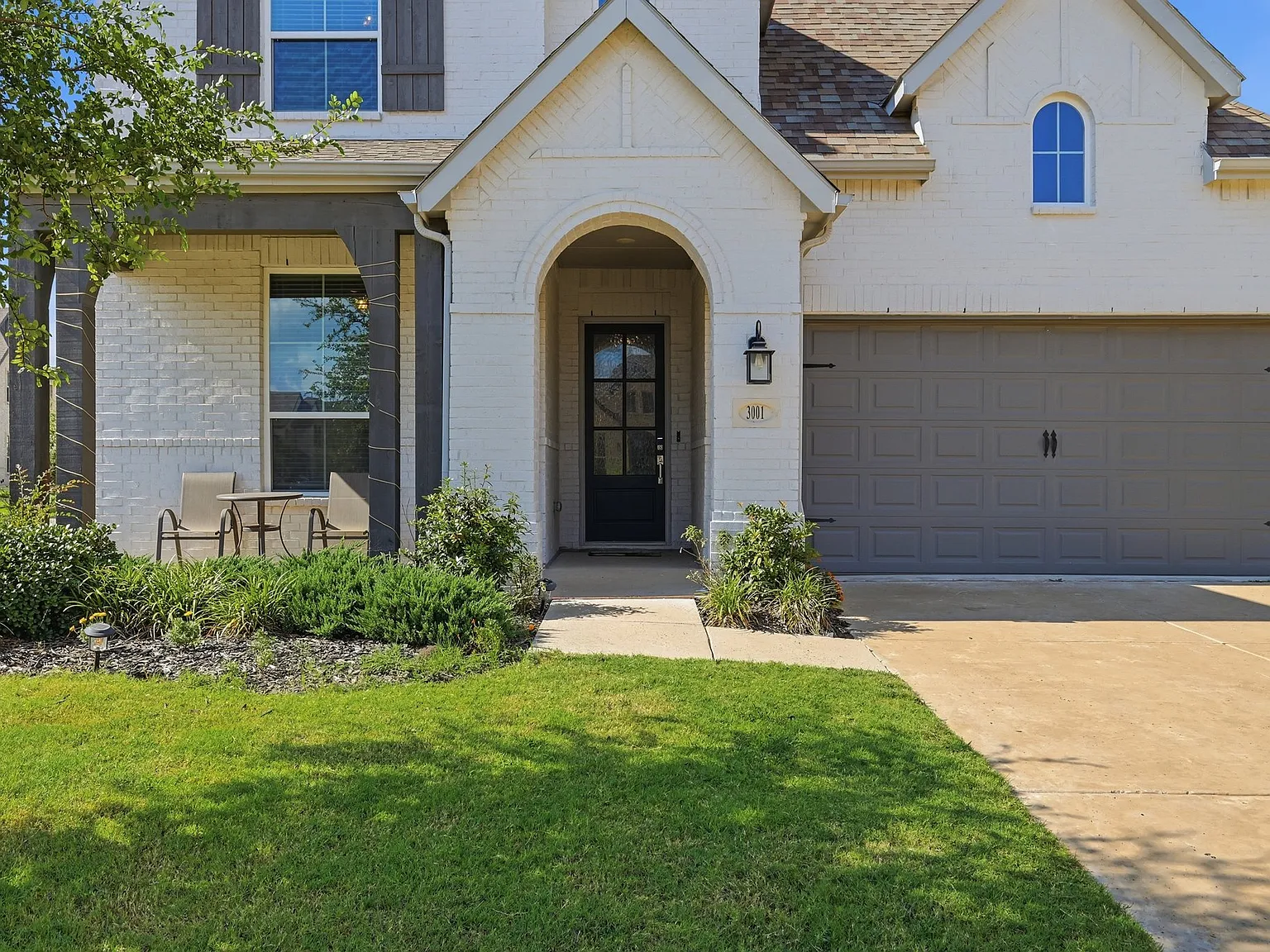 5 bed, 3212 sqft, $3,300 — Photo 2