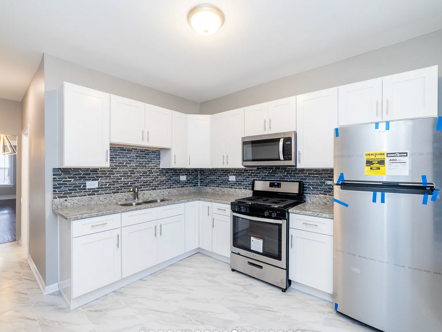 3 bed, $1,800 — Photo 1