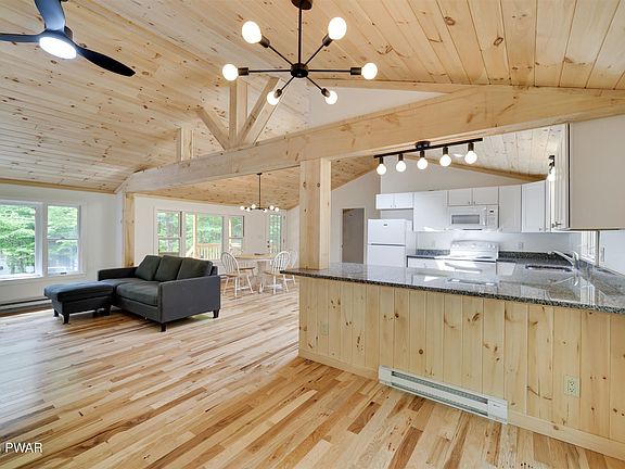 5th image of 148 Arrowhead Cir