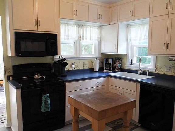 5th image of 506 S Oxford Ave
