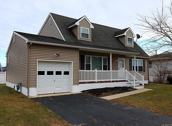 2nd image of 935 Seagull Dr