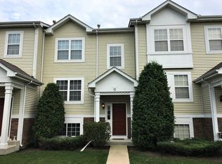 72 W Big Horn Dr, Hainesville, IL 60073