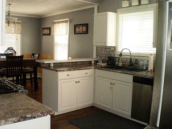 5th image of 74 Campbell Ave