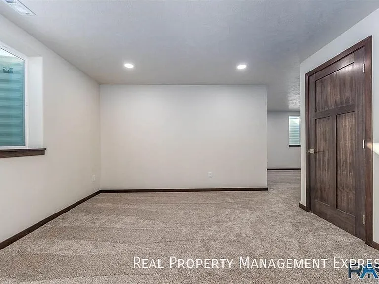 5316 S Eastwind Ave — Photo 19