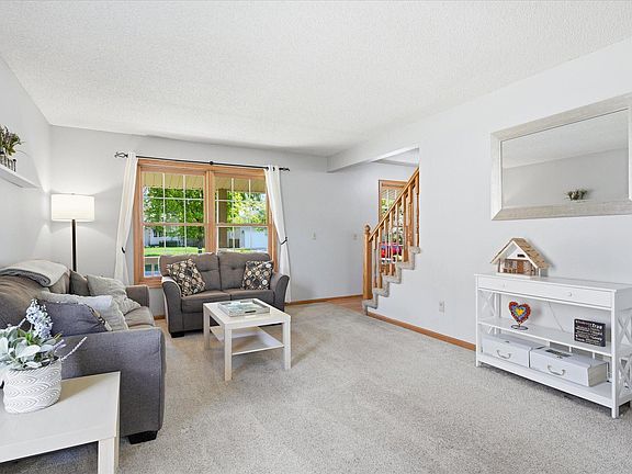 5th image of 14740 Meadowood Dr