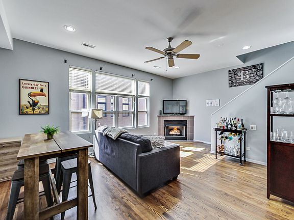 4th image of 2312 W Bloomingdale Ave APT D