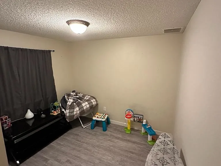 616 Glen Ct — Photo 13