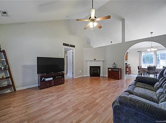 4th image of 4065 Canvas Ave