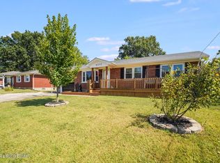 6211 Derrick Dr, Louisville, KY