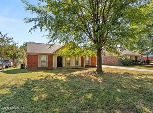 6070 Somerset Dr, Horn Lake, MS 38637