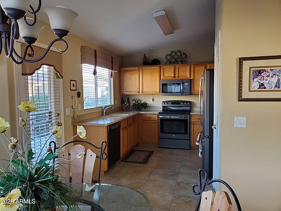 4th image of 1460 E DORAL Drive