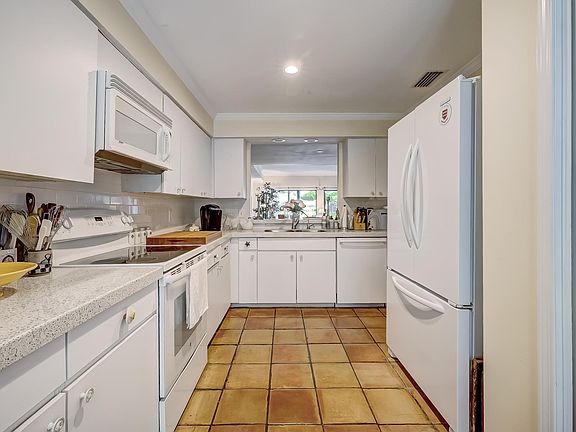 4th image of 22 Little Bay Harbor Dr