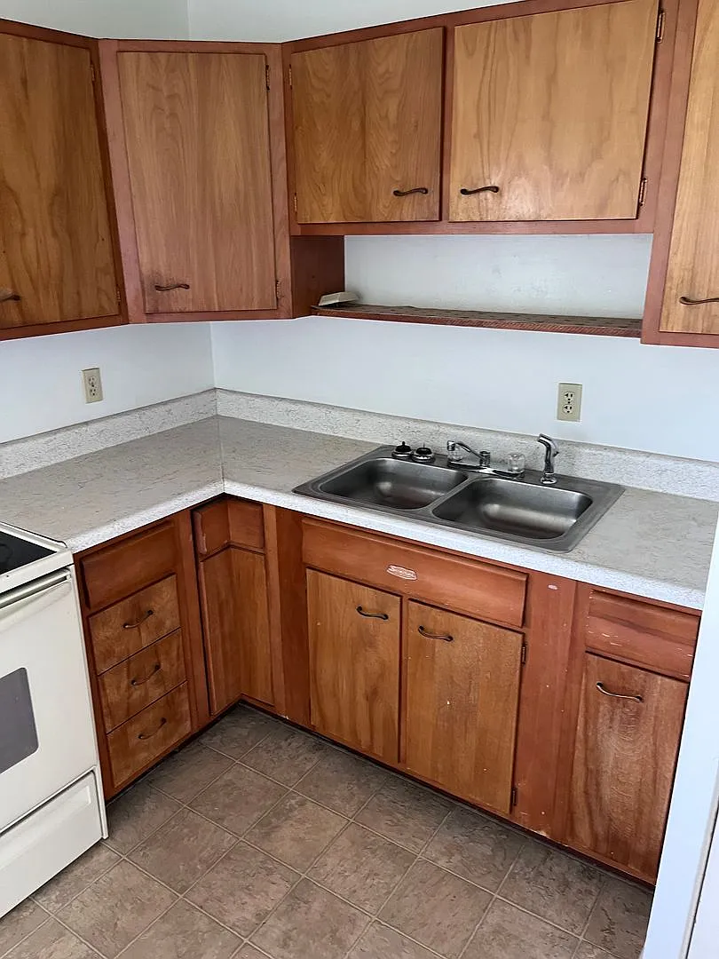 Heims Investments; (West Bremer Ave Waverly, IA) — Photo 1