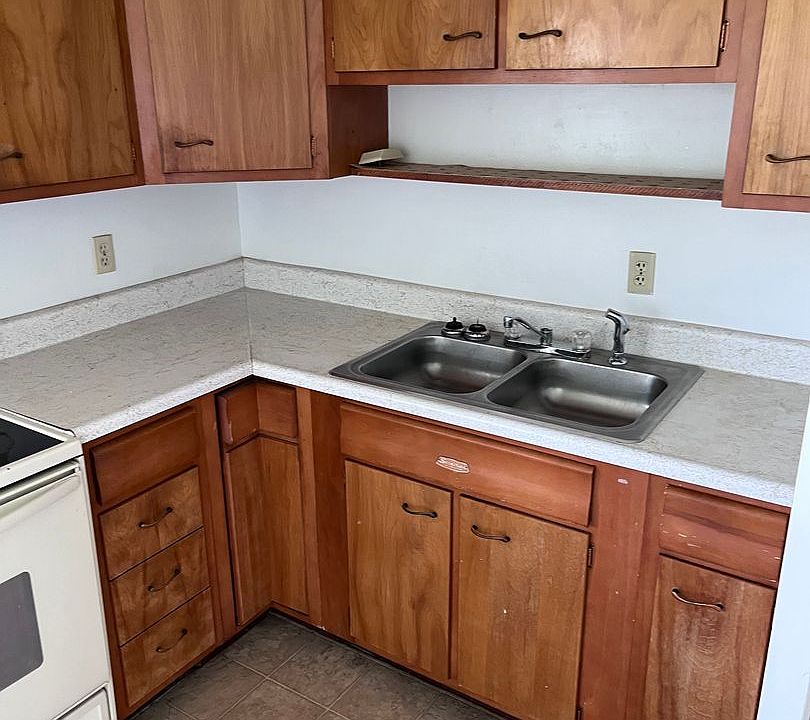 1st image of 2100 W Bremer Ave #2112