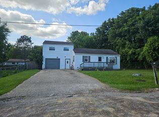 1512 Lambden Rd, Flint, MI 48532