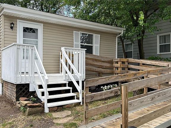 2nd image of 631 Moraine Ave