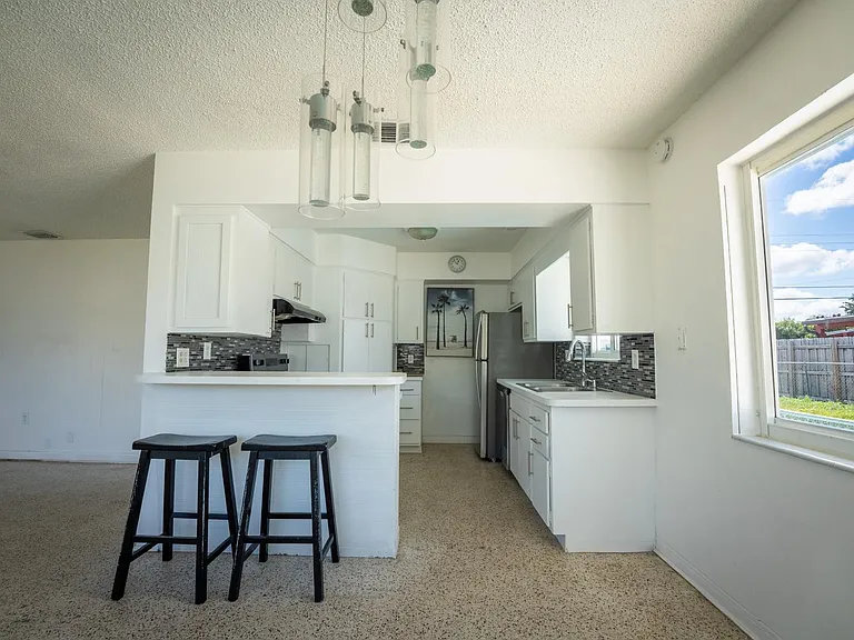 8822 SW 41st Ter — Photo 18