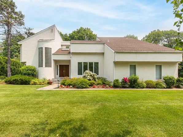 21 Marbourne Drive, Mamaroneck, NY 10543