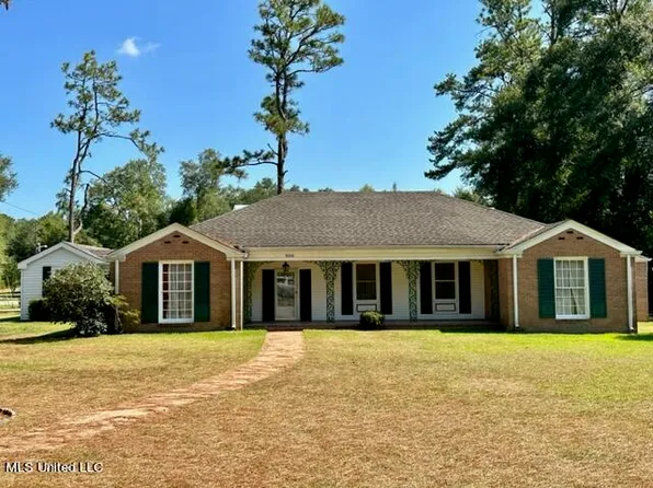 1520 W 4th Ave, Picayune, MS 39466