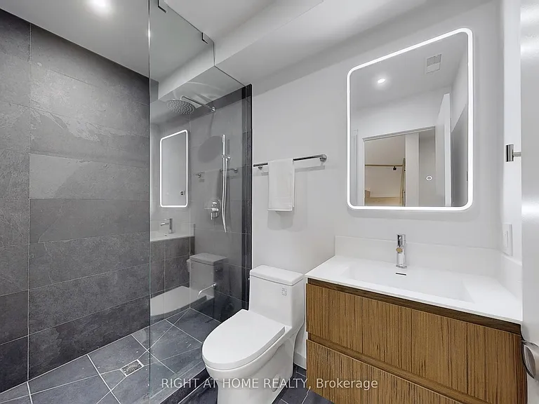 798 Dovercourt Rd #2 — Photo 20