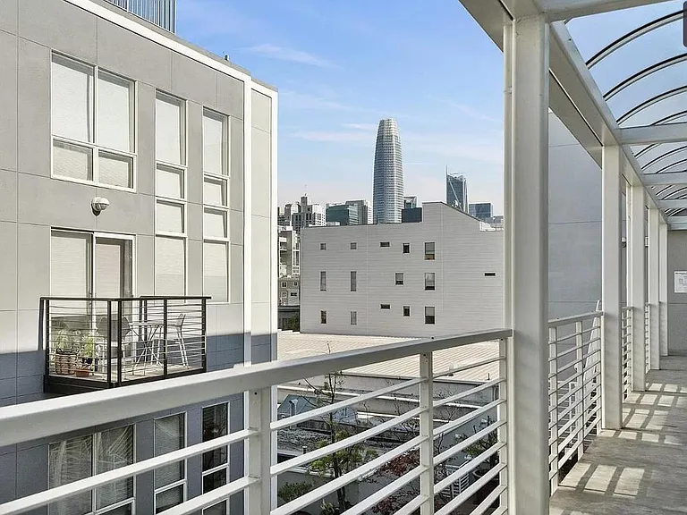 950 Harrison St — Photo 36