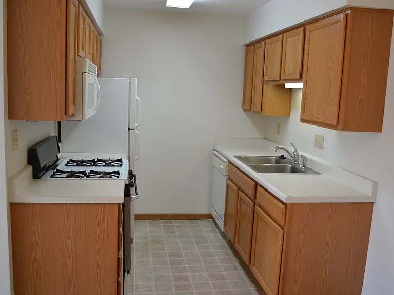 4915 Todd Dr — Photo 4