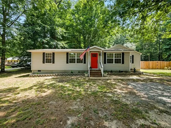 8729 Marlfield Rd, Gloucester, VA 23061