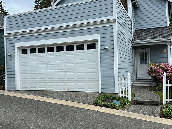 2nd image of 19428 Willet Ln NE