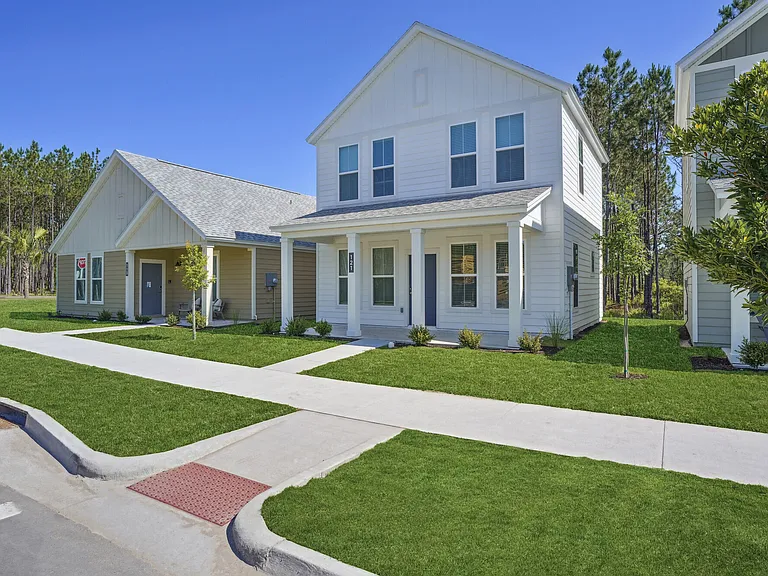 Hamlet at Wildlight - Homes and Townhomes for Rent — Photo 29