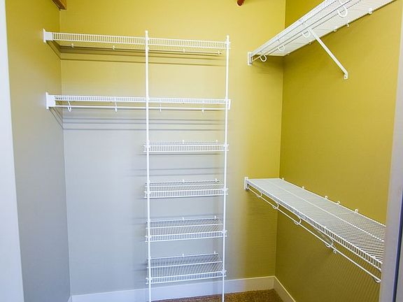 5th image of 533 Columbia Ave APT 9