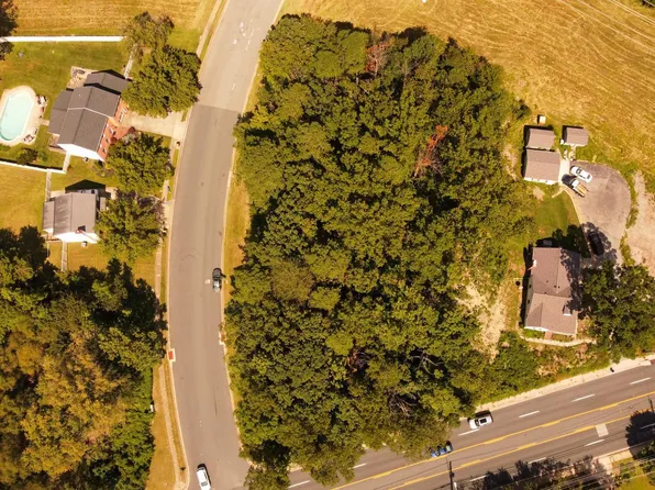 Yvonne Ave, Nottingham, MD 21236