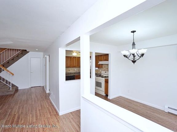 4th image of 24 Jamie Ct