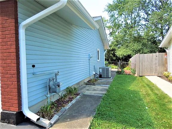 3rd image of 6428 Dean Dr
