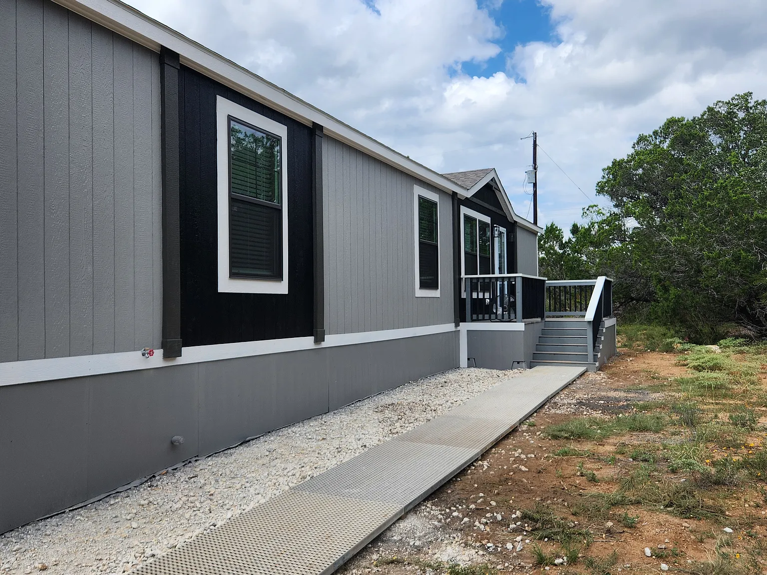 5503 Ranch Road 165 — Photo 3