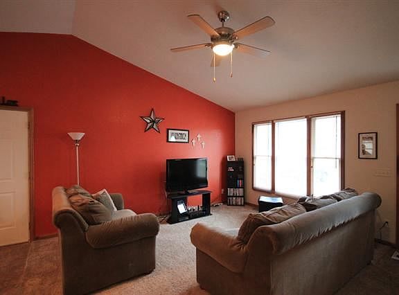 3rd image of 1609 Aspen Dr