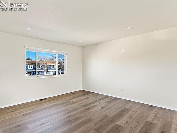 5th image of 1532 Hathaway Dr