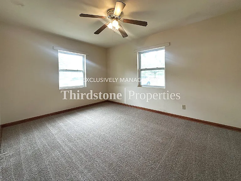 1727 Lindsey Rd — Photo 8