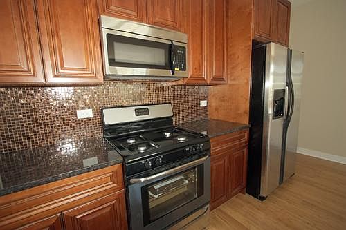 3rd image of 3130 W Walton Ave