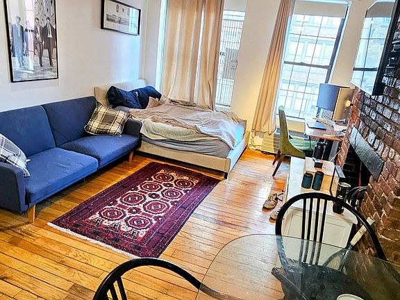 4th image of 313 E 60th St #2