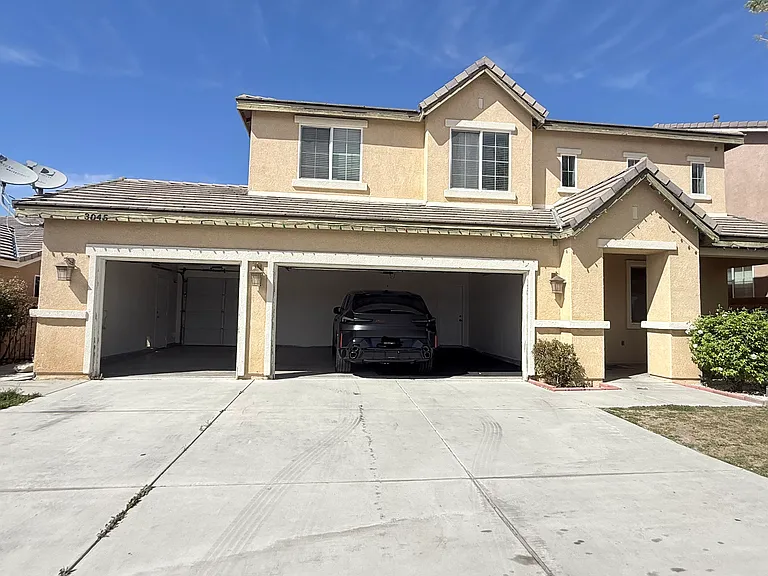 3045 W Newgrove St — Photo 1