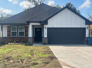 1105 5th St, Hempstead, TX 77445