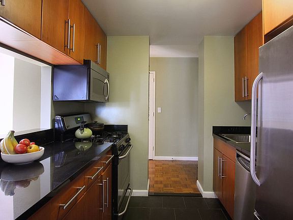 5th image of 300 W 135th St Frnt 2