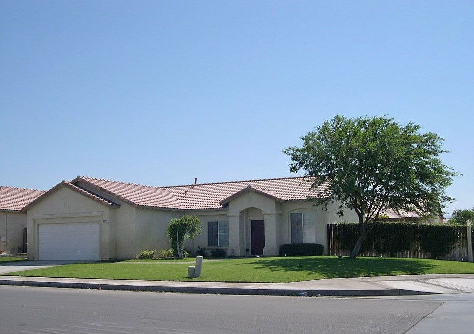 AMAZING BUY for a Gorgeous Corner Lot Home