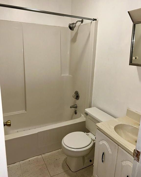 2nd image of 801 E Main St APT 27
