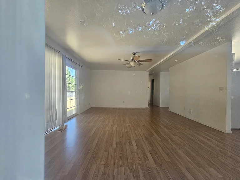 284 Scott St SE — Photo 6
