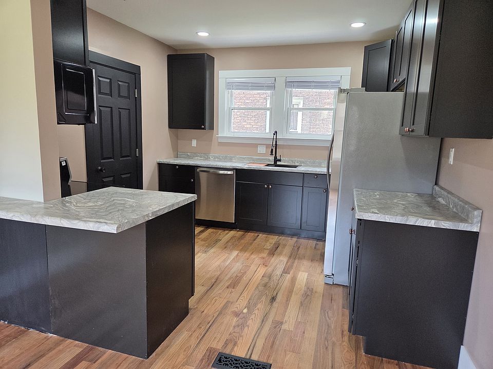 1st image of 3962 Helen St #1
