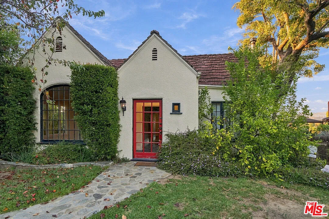 3 bed, 2.5 bath, 1520 sqft, $7,000 — Photo 1